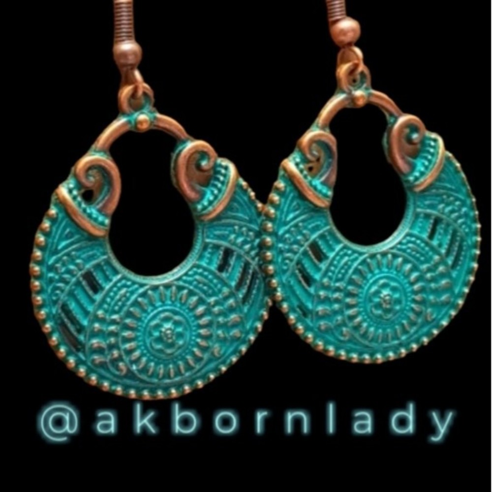 Turquoise Dangling Earrings Horseshoe Shape Circular Copper Accents